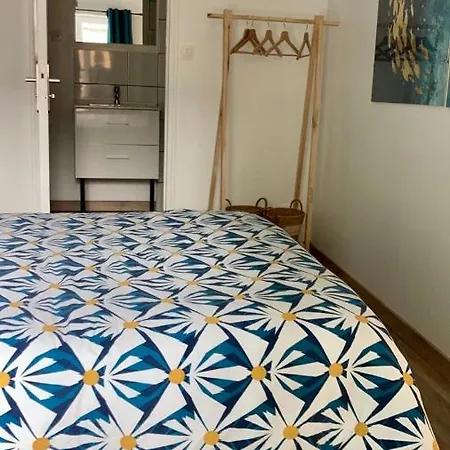 La Hulotte A Proximite Du Mont Saint Michel *